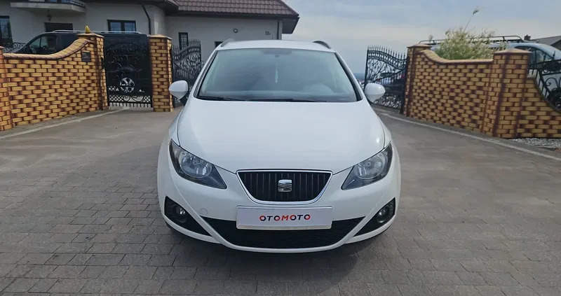 seat świętokrzyskie Seat Ibiza cena 19900 przebieg: 145000, rok produkcji 2012 z Wilamowice